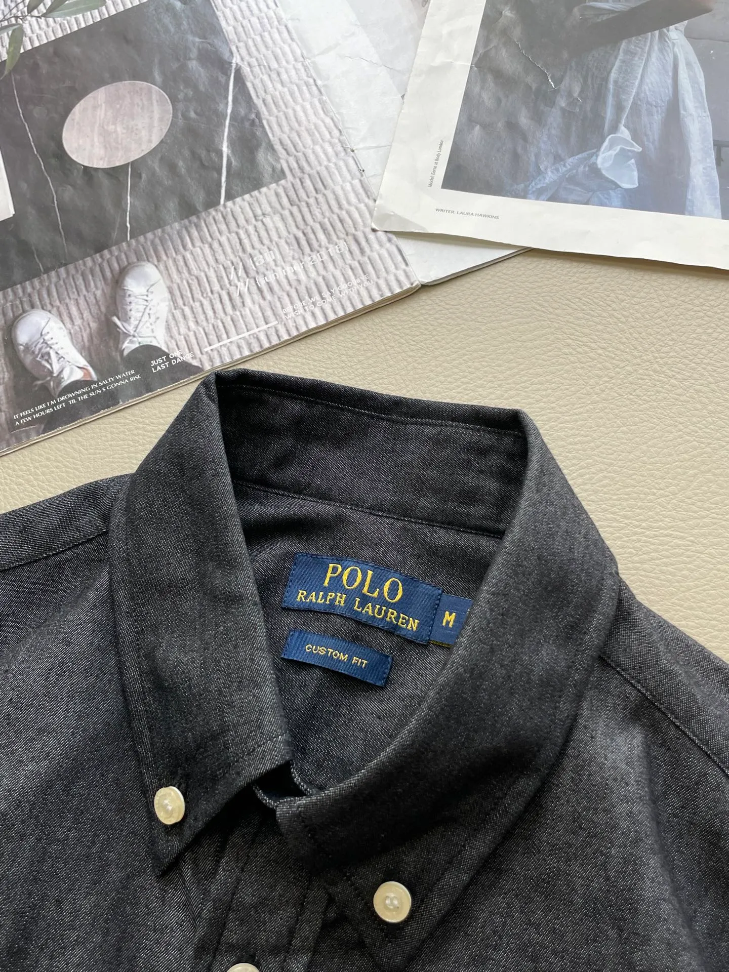 P220 🌸🌸 POLO Ralph Lauren [High Quality] Classic shirt! Classic casual shirt made of pure cotton fabric with unique design, simple, clean and classic version design. It is a versatile style that can be switched at will. The fabric feels soft and delicate, highly moisture-absorbent and breathable. It is close to the skin and comfortable to wear. It can be worn alone or as an inner layer. Its versatile performance is beyond your imagination! The upper body of the ready-to-wear is simple and classic yet elegant! Size:M-XXL